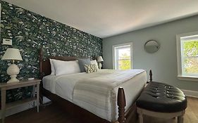 Breakwater Inn